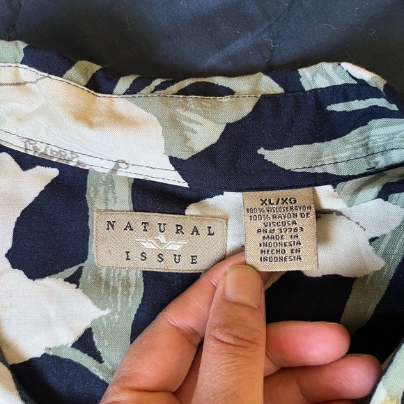 Natural Issue Men’s XL Hawaiian Vintage Rayon Shirt Navy Cream Floral - Picture 5 of 11